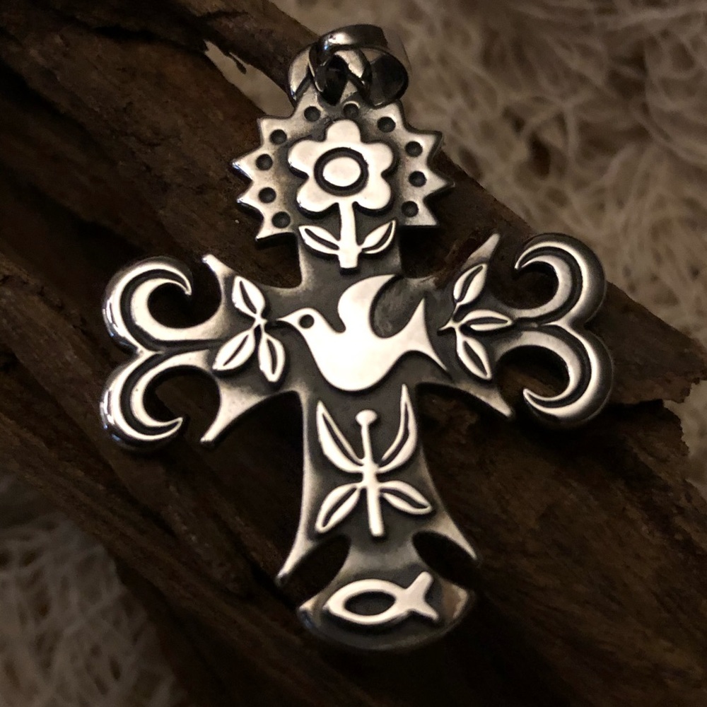 JAMES AVERY ~ Large La Primavera Cross Pendant